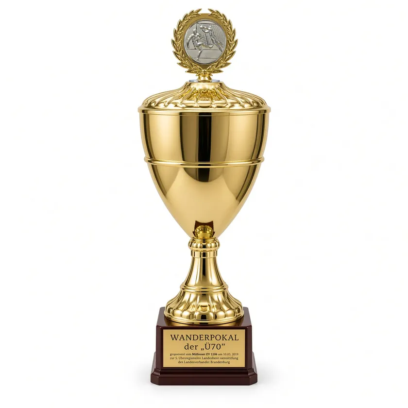 Großer goldener Wanderpokal mit Deckel und graviertem Sockelschild